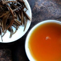 thé aiguilles rouges Chine
