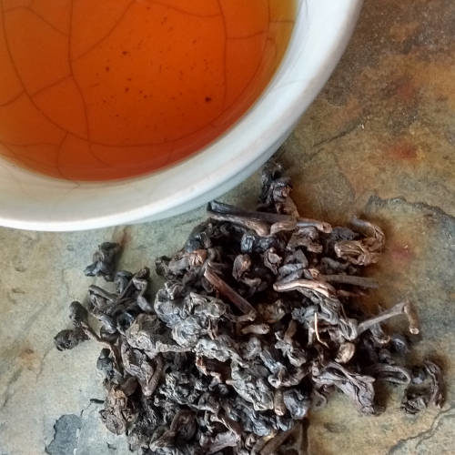 Thé noir roulé en perle thailande
