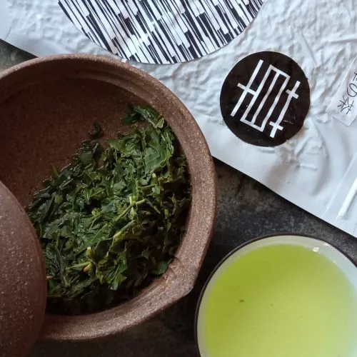 Infusion du thé vert japonais sencha asamidori