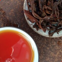 Thé rouge du Yunnan feuilles entières