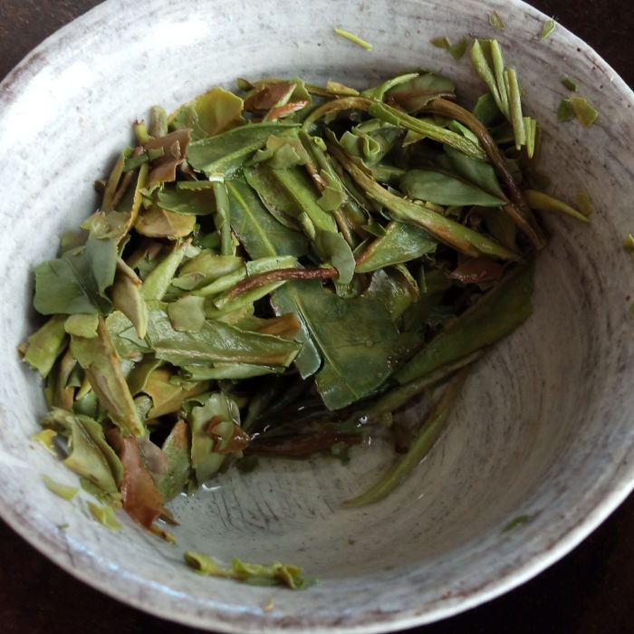 Duyun Bai Mu Dan 2022 2 Feuilles infusées du Duyun Bai Mu Dan