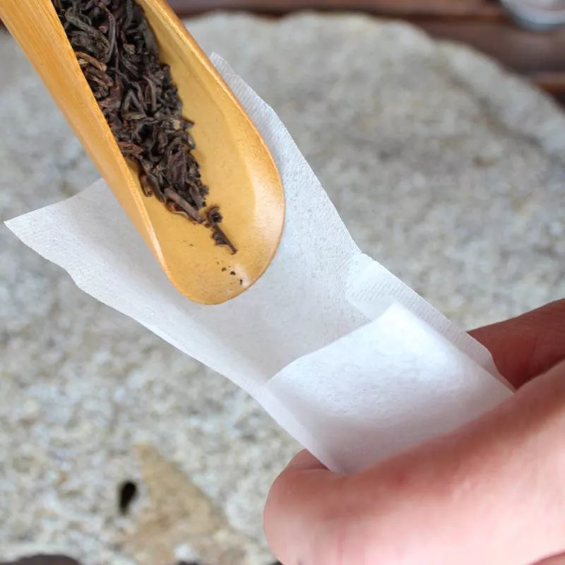 Filtre en papier biodégradable pour infusion de thé ou plantes