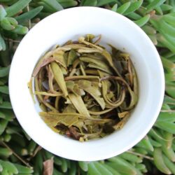 Feuilles infusées de thé vert sauvage Ha Giang
