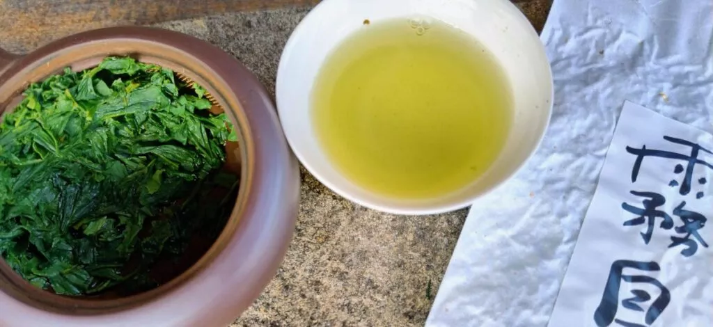 Thé vert frais du Japon